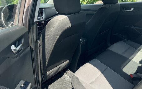 Hyundai Solaris II рестайлинг, 2017 год, 1 200 000 рублей, 17 фотография