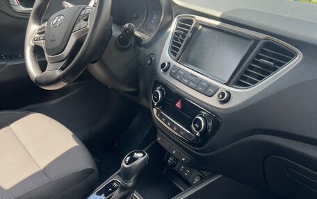 Hyundai Solaris II рестайлинг, 2017 год, 1 200 000 рублей, 12 фотография