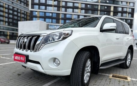 Toyota Land Cruiser Prado 150 рестайлинг 2, 2015 год, 4 400 000 рублей, 3 фотография