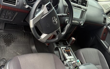 Toyota Land Cruiser Prado 150 рестайлинг 2, 2015 год, 4 400 000 рублей, 9 фотография
