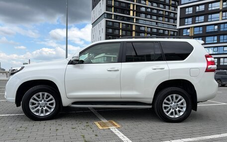 Toyota Land Cruiser Prado 150 рестайлинг 2, 2015 год, 4 400 000 рублей, 6 фотография