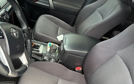 Toyota Land Cruiser Prado 150 рестайлинг 2, 2015 год, 4 400 000 рублей, 14 фотография