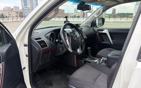 Toyota Land Cruiser Prado 150 рестайлинг 2, 2015 год, 4 400 000 рублей, 17 фотография