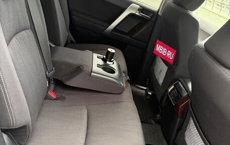 Toyota Land Cruiser Prado 150 рестайлинг 2, 2015 год, 4 400 000 рублей, 18 фотография