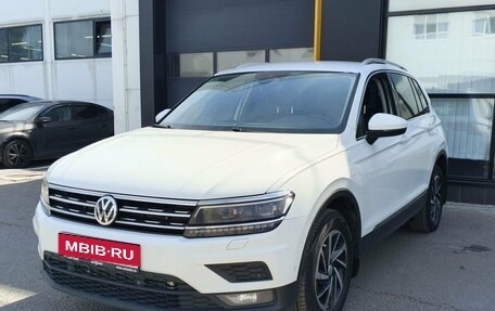 Volkswagen Tiguan II, 2019 год, 2 430 000 рублей, 1 фотография