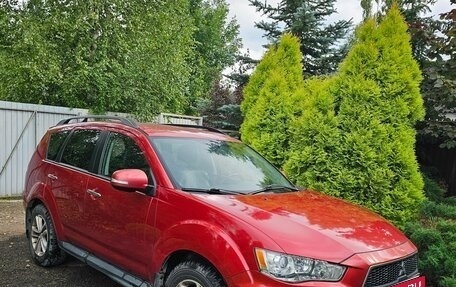 Mitsubishi Outlander III рестайлинг 3, 2011 год, 1 150 000 рублей, 2 фотография