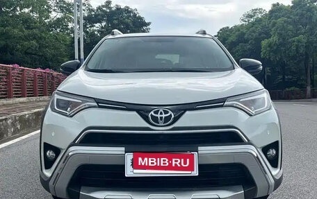 Toyota RAV4, 2019 год, 1 829 003 рублей, 2 фотография