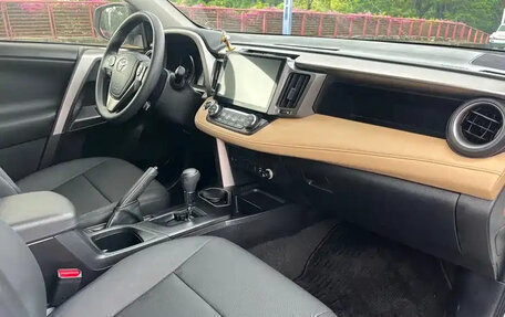 Toyota RAV4, 2019 год, 1 829 003 рублей, 16 фотография