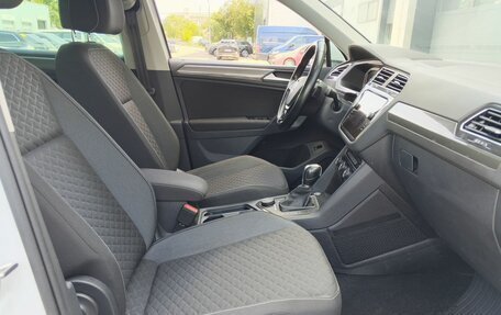 Volkswagen Tiguan II, 2019 год, 2 430 000 рублей, 13 фотография