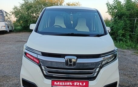 Honda Stepwgn IV, 2018 год, 2 300 000 рублей, 1 фотография