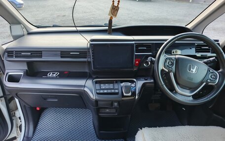 Honda Stepwgn IV, 2018 год, 2 300 000 рублей, 12 фотография