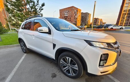 Mitsubishi RVR III рестайлинг, 2019 год, 2 000 000 рублей, 14 фотография