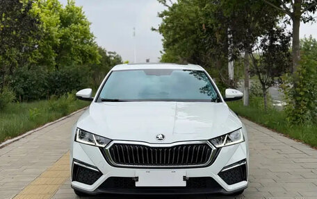 Skoda Octavia IV, 2023 год, 1 865 000 рублей, 2 фотография