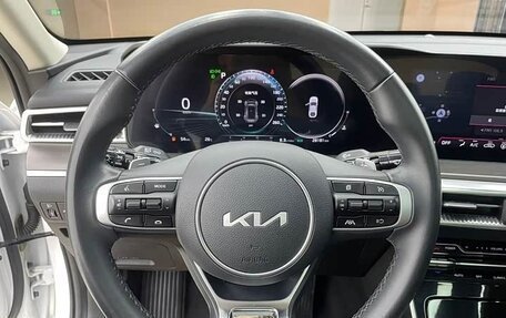 KIA K5, 2023 год, 2 150 000 рублей, 21 фотография