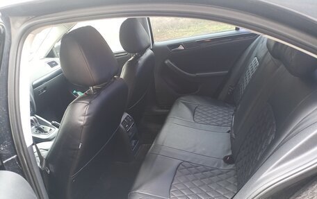Volkswagen Jetta VI, 2016 год, 1 050 000 рублей, 5 фотография