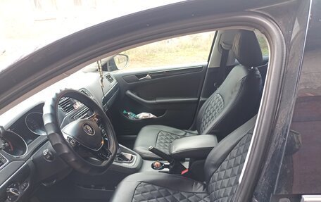 Volkswagen Jetta VI, 2016 год, 1 050 000 рублей, 6 фотография