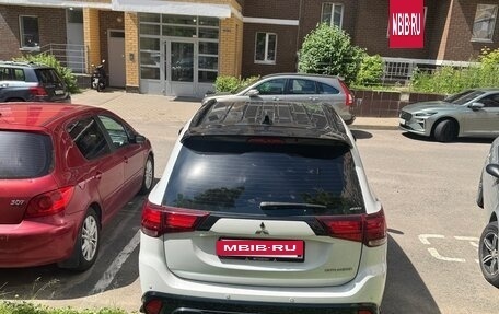 Mitsubishi Outlander III рестайлинг 3, 2022 год, 3 250 000 рублей, 3 фотография