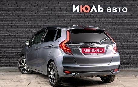 Honda Fit III, 2018 год, 1 350 000 рублей, 6 фотография