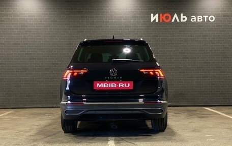 Volkswagen Tiguan II, 2021 год, 2 850 000 рублей, 6 фотография