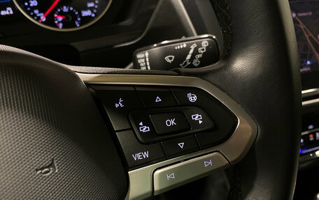 Volkswagen Tiguan II, 2021 год, 2 850 000 рублей, 18 фотография