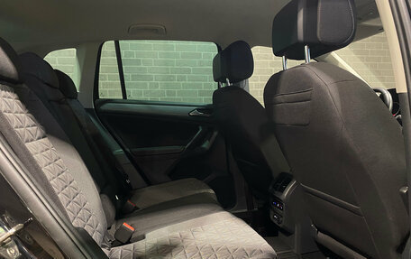 Volkswagen Tiguan II, 2021 год, 2 850 000 рублей, 11 фотография
