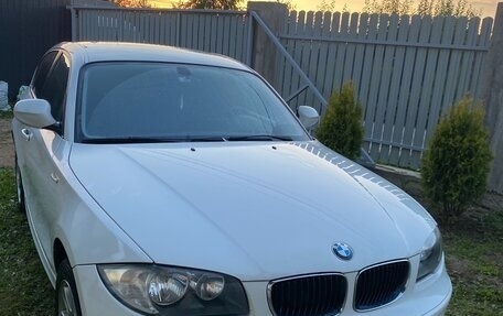 BMW 1 серия, 2011 год, 915 000 рублей, 1 фотография