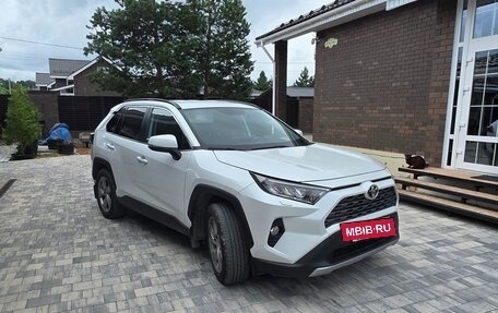 Toyota RAV4, 2021 год, 3 050 000 рублей, 2 фотография