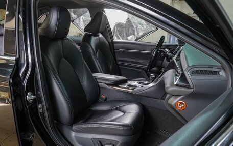 Toyota Camry, 2019 год, 2 349 000 рублей, 8 фотография