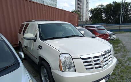 Cadillac Escalade III, 2010 год, 1 282 200 рублей, 2 фотография