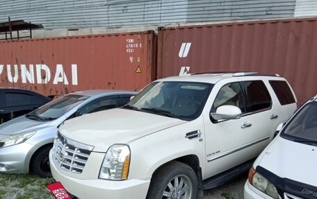 Cadillac Escalade III, 2010 год, 1 282 200 рублей, 3 фотография