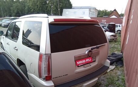 Cadillac Escalade III, 2010 год, 1 282 200 рублей, 5 фотография
