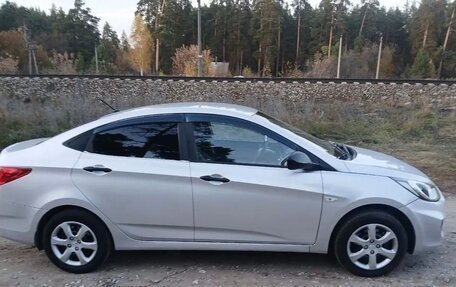 Hyundai Solaris II рестайлинг, 2013 год, 690 000 рублей, 2 фотография