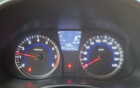 Hyundai Solaris II рестайлинг, 2013 год, 690 000 рублей, 4 фотография