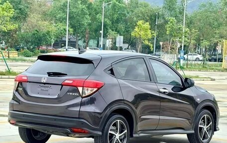 Honda Vezel, 2022 год, 1 450 000 рублей, 6 фотография