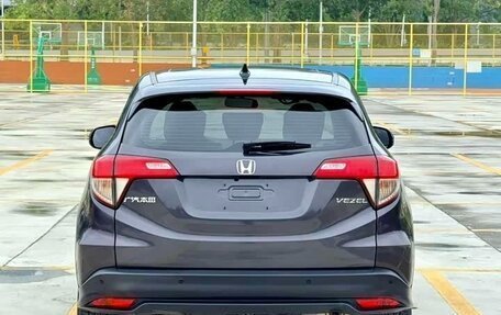 Honda Vezel, 2022 год, 1 450 000 рублей, 5 фотография