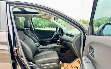 Honda Vezel, 2022 год, 1 450 000 рублей, 16 фотография