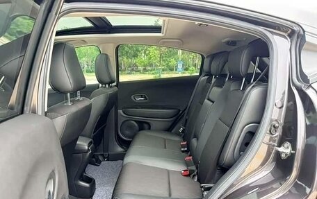 Honda Vezel, 2022 год, 1 450 000 рублей, 19 фотография