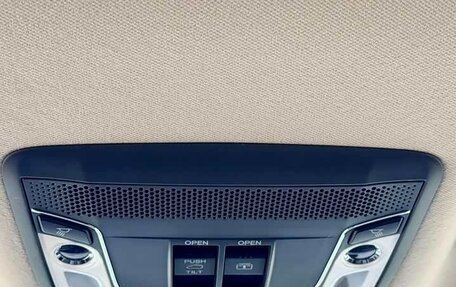 Honda Vezel, 2022 год, 1 450 000 рублей, 20 фотография