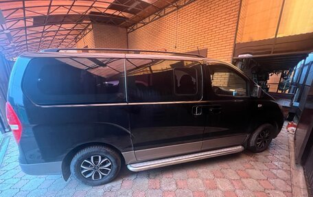 Hyundai H-1 II рестайлинг, 2012 год, 1 200 000 рублей, 5 фотография