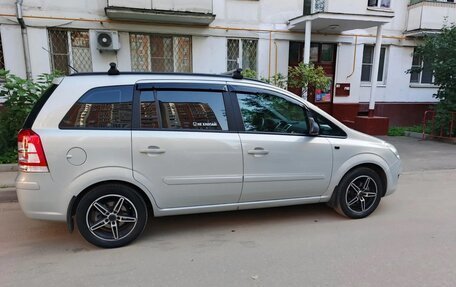Opel Zafira B, 2008 год, 720 000 рублей, 2 фотография