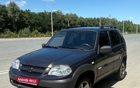 Chevrolet Niva I рестайлинг, 2013 год, 570 000 рублей, 2 фотография