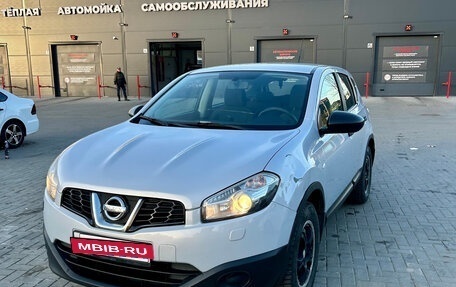 Nissan Qashqai, 2010 год, 805 000 рублей, 2 фотография