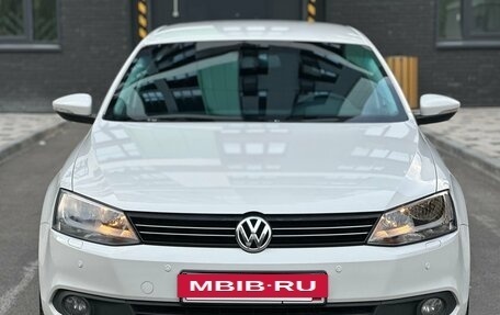 Volkswagen Jetta VI, 2014 год, 1 170 000 рублей, 2 фотография