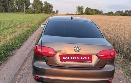 Volkswagen Jetta VI, 2012 год, 1 030 000 рублей, 2 фотография