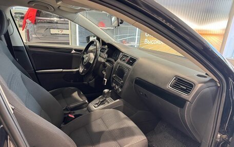 Volkswagen Jetta VI, 2012 год, 999 000 рублей, 13 фотография