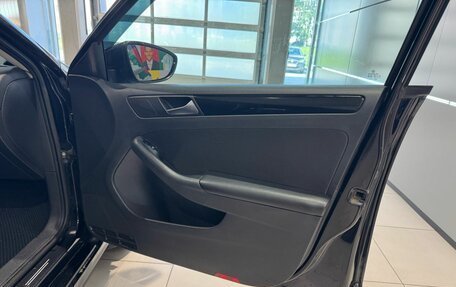 Volkswagen Jetta VI, 2012 год, 999 000 рублей, 12 фотография