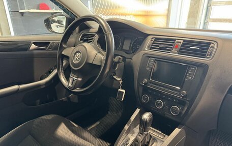 Volkswagen Jetta VI, 2012 год, 999 000 рублей, 14 фотография