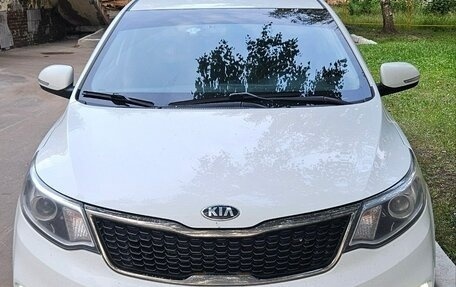 KIA Rio III рестайлинг, 2016 год, 1 000 000 рублей, 3 фотография