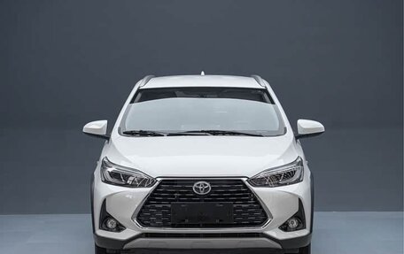 Toyota Yaris, 2022 год, 1 500 000 рублей, 2 фотография