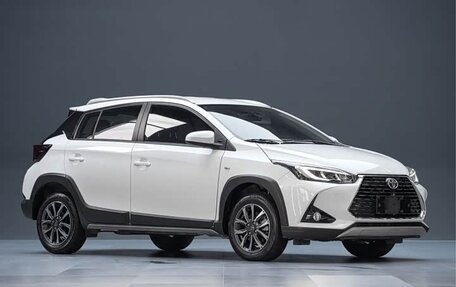 Toyota Yaris, 2022 год, 1 500 000 рублей, 3 фотография